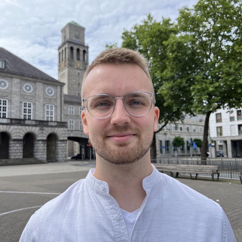 Cedric Zahn im Gespräch mit Bürgern